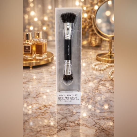 Japonesque Other - Japonesque Dual-Ended (Conceal & Blend) Makeup Brush - Black and Silver